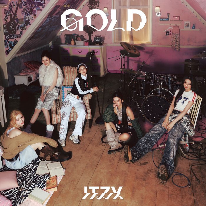 ITZY-《GOLD (English Ver_)》