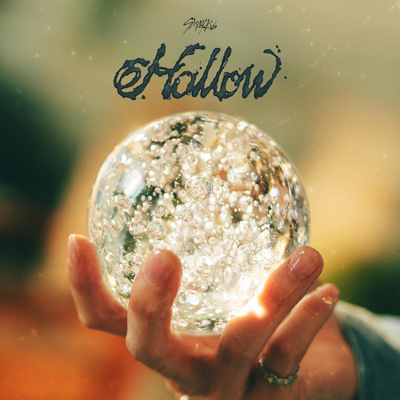 Stray Kids-《Hollow》