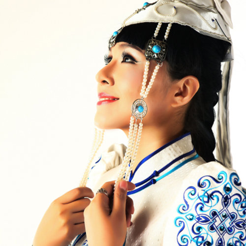 乌兰托娅-《梦里青草香》