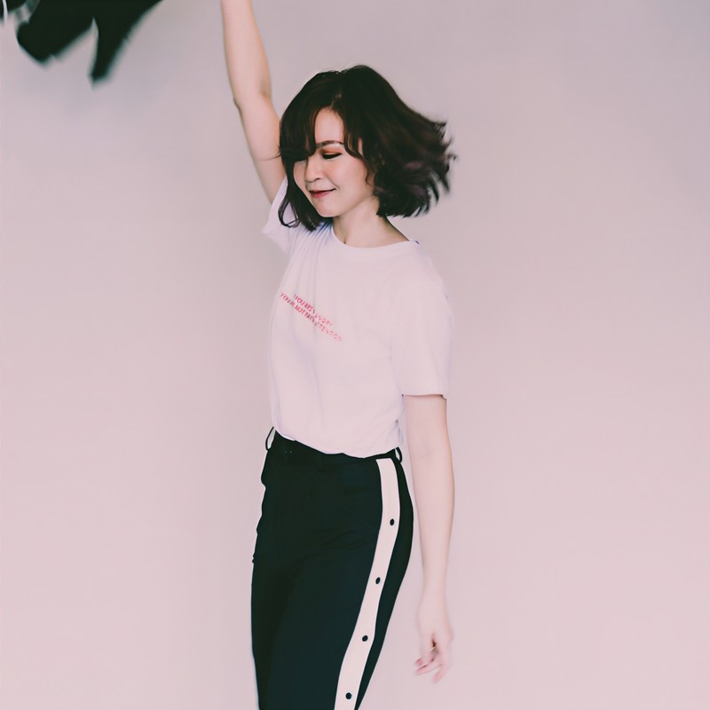 王蓝茵-《自由青年》