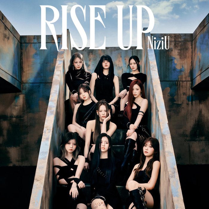 NiziU-《RISE UP》