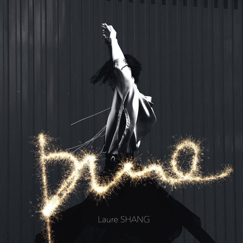 尚雯婕-《Black & Golden . pure》