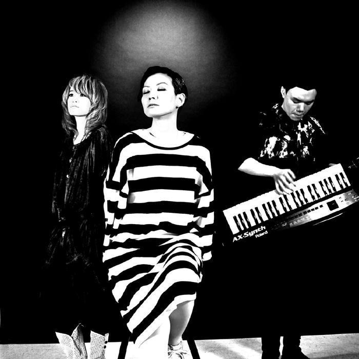 卢巧音-《自恋自在》