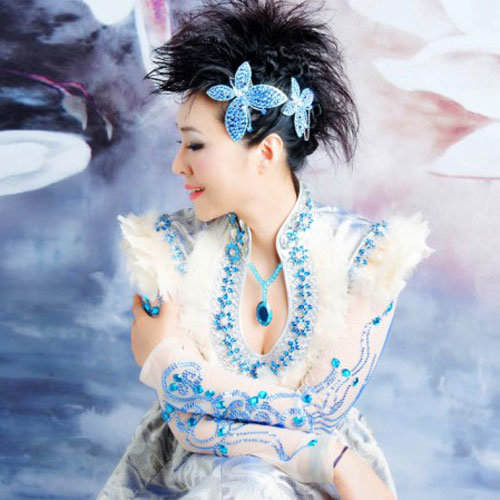 乌兰托娅-《新套马杆》