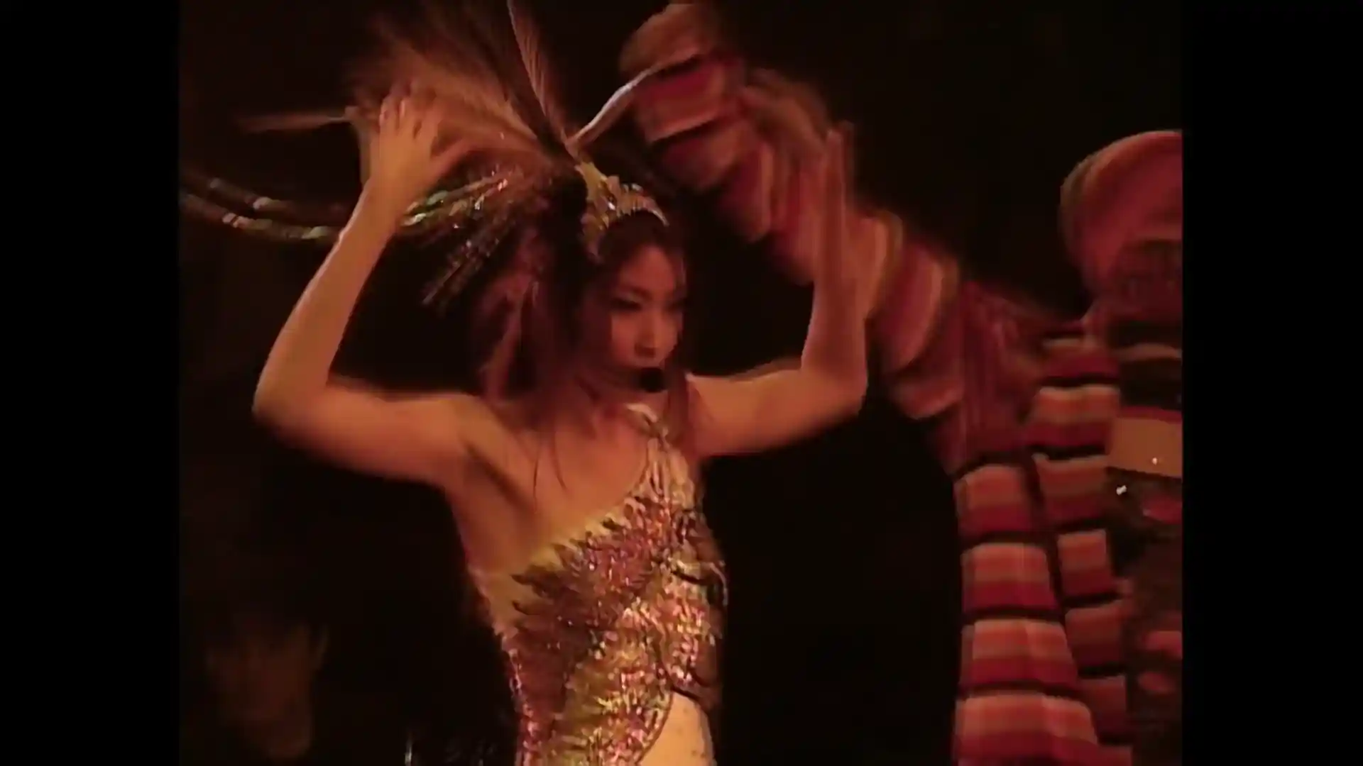 陈慧琳 – 2002 飞天舞会演唱会 截图 2