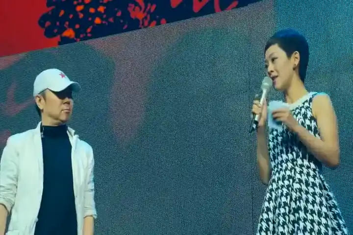 崔健 – 2014 蓝色骨头 首映演唱会 截图 3